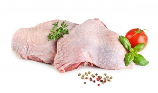 Krůtí horní stehno s kostí a kůží chlazené